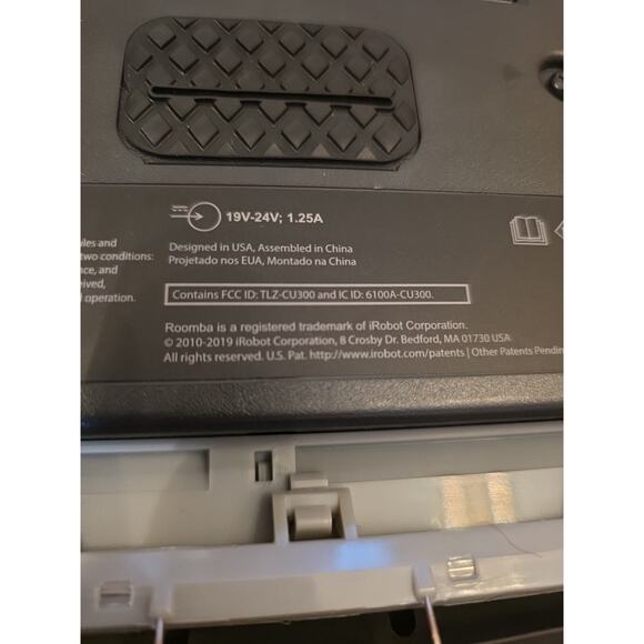 iRobot Roomba 694 Robot Vacuum - R694020 - Black - Picture 14 of 16